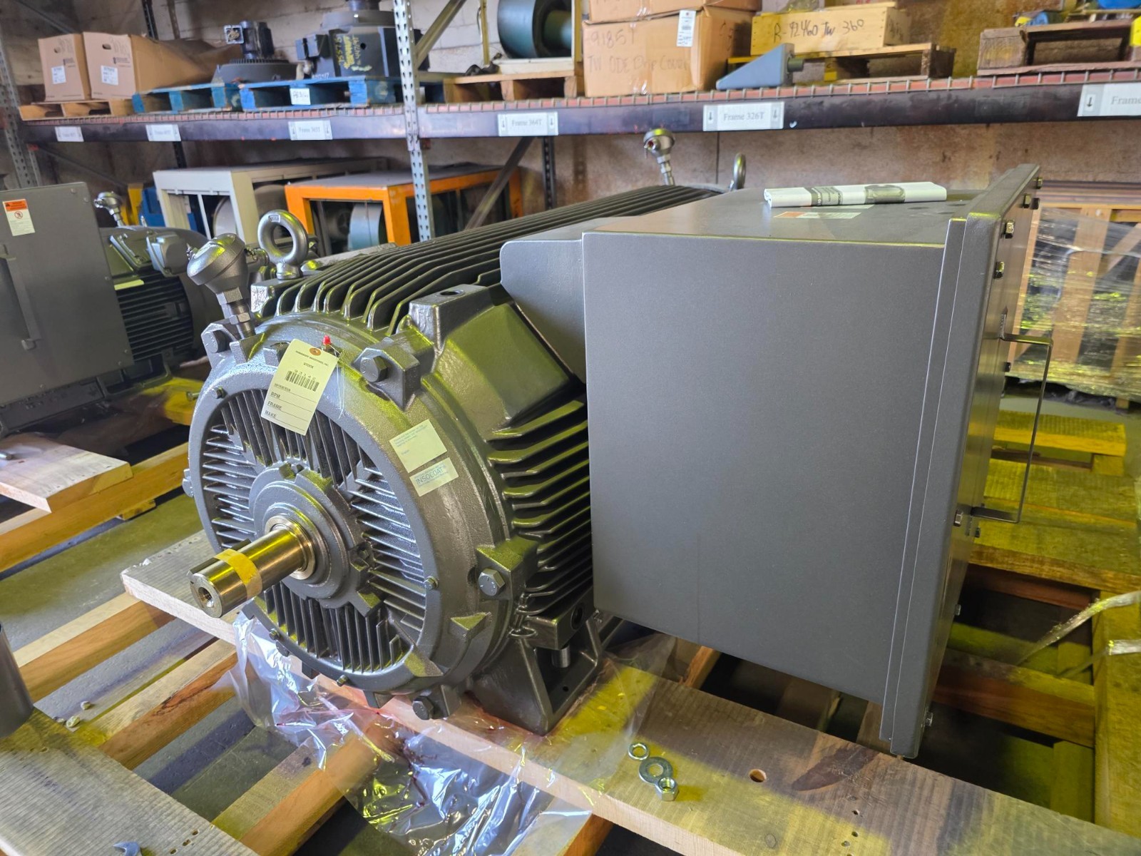 700 HP ABB AC Electric Motor 3600 RPM Fr 5013S TEFCBB 460 V Surplus