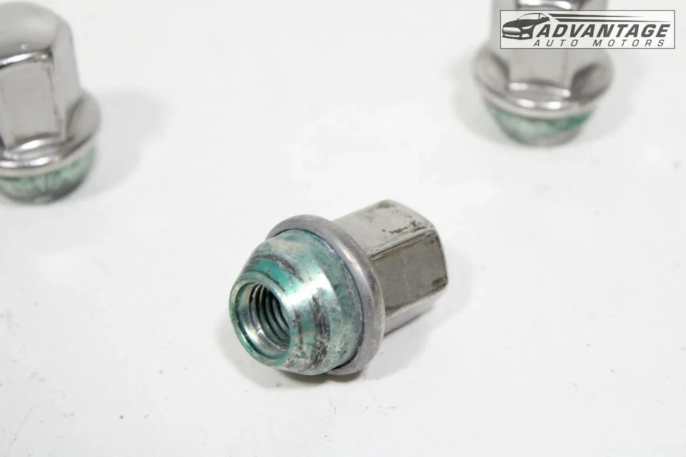 Juego de 5 pernos de tuerca de llanta delantera o trasera Chevrolet Trax 2024-25 plateados OEM Foto 2 de 4