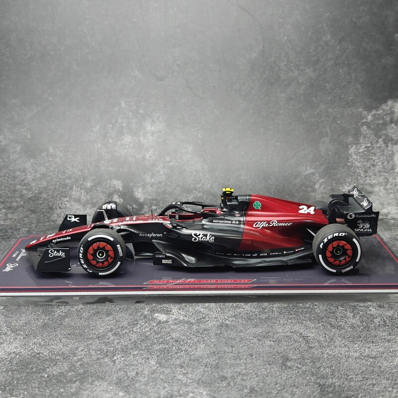 Alfa Romeo C43 Sauber F1 Zhou Guanyu miniature 1:18 GP Hongrie 2023 NZG 10800009
