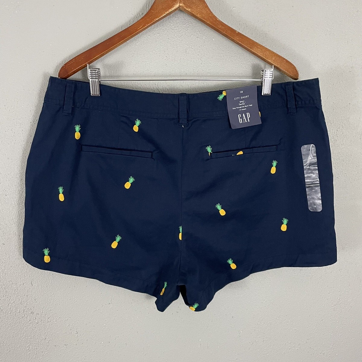 NEW Gap City Shorts Womens Size 18 Navy Blue Pineapple Print