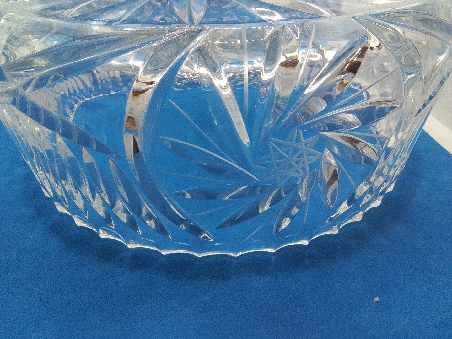 Vintage 1970s Large Heavy Lead Crystal Cut Glass Fruit Trifle Bowl 9.5