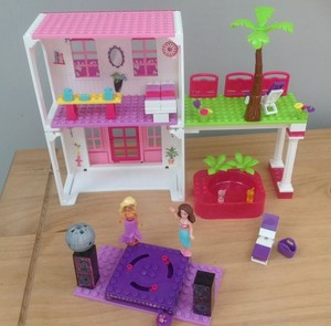 mega bloks barbie beach house