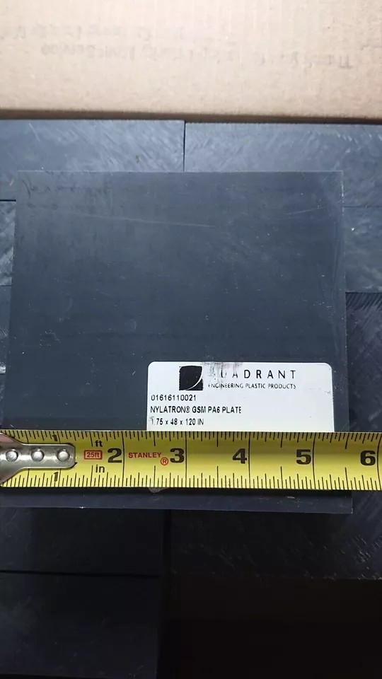 Culata de fresado CNC de placa cuadrada de nailon fundido Nylatron GSM PA6 Foto 4 de 4