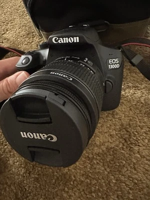 Canon EOS 1300D Digitalkamera Spiegelreflexkamera digitaler Autofokus neuwertig - Bild 1 von 4