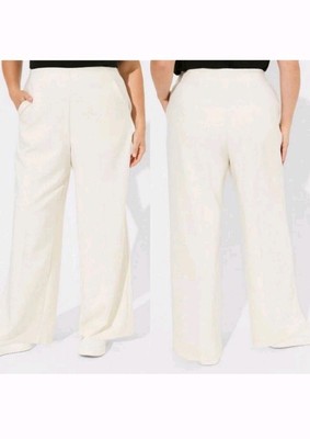 NWT Studio By Torrid Cream Pull-On Wide Leg Crepe High-Rise Pants Sz 0Reg (12)