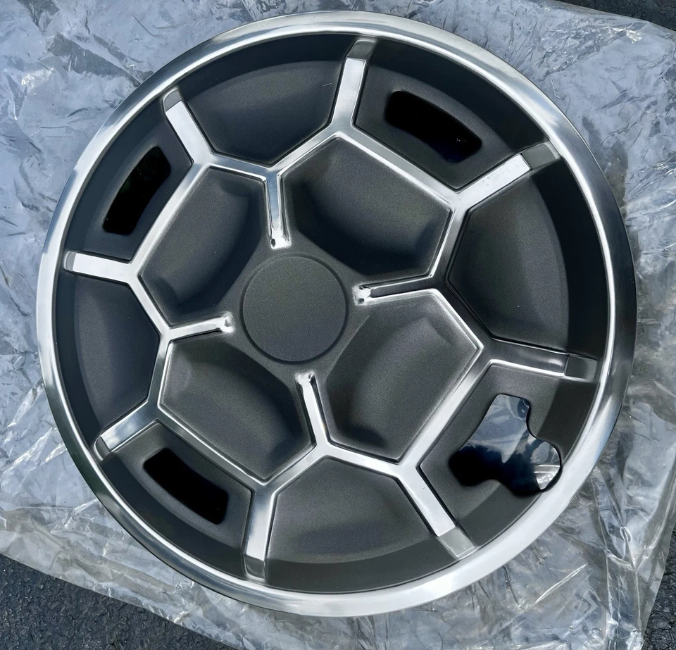 Pair Of NOS 1976-1978 OEM Nissan Datsun 13” B210 Hubcaps New Old Stock Look!!! - Image 4 of 4