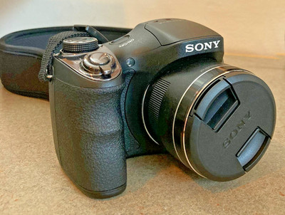 Sony Cybershot DSC-H300 20.1MP Compact Digital Camera 35x Optical Zoom - Black