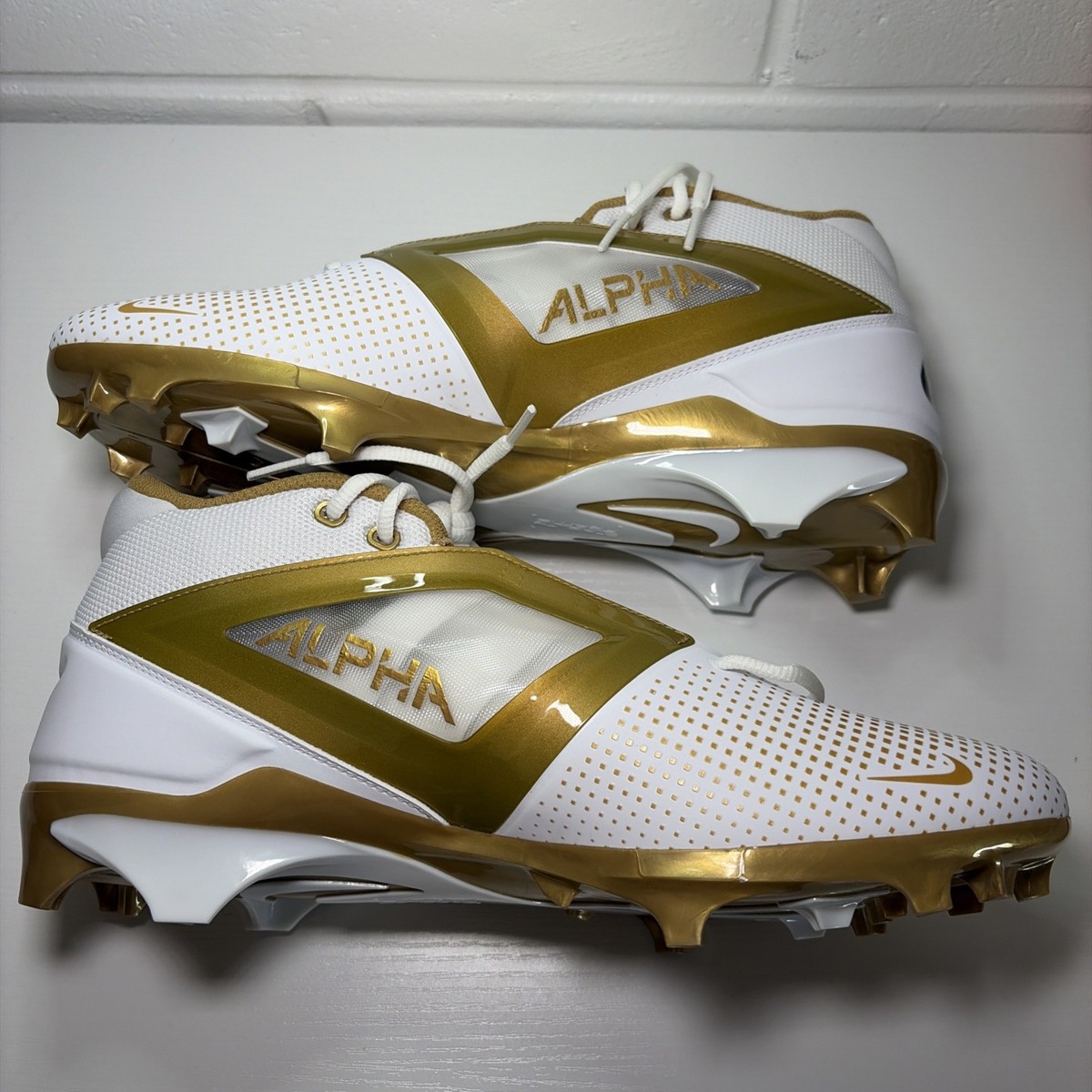 Rare PlayerMens Nike Alpha Menace Pro 4 P TD Football Cleats Size 17  WHITE/GOLD Nike Alpha Menace 4 Pro Football Cleats. Nike.com main image 2