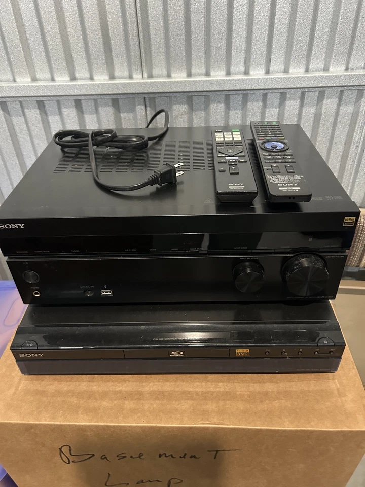 Bundled Sony STR-DH550 5.2 Channel Home Theater AV Sony Blu-Ray player w remotes - Image 3 of 4