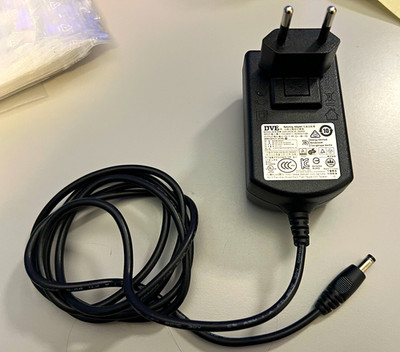 DVE AC/DC Adapter 5V 4A Netzteil DSA-24CB-05 050400 Universell Schwarz