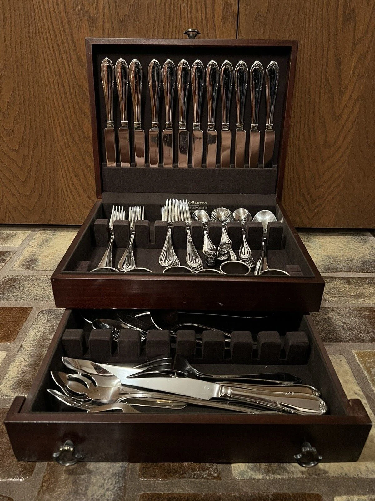 Reed and Barton Stainless Flatware 76 Piece Set With Serving Pieces New Quality