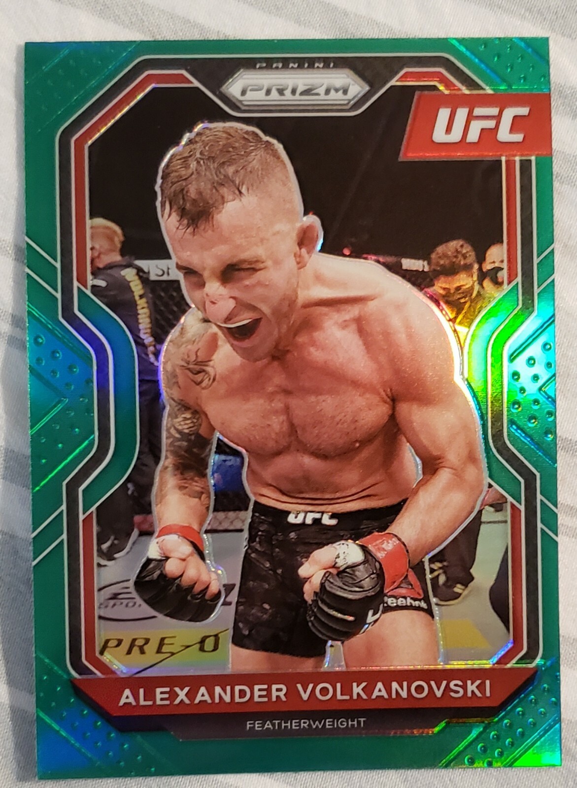 Alexander Volkanovski 2021 Panini Prizm UFC Blaster Exclusive Green Parallel #36