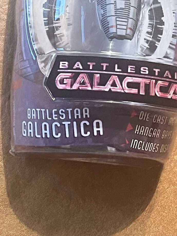 Battlestar Galactica 钛压铸压铸孩之宝 — 第 3/4 张图片