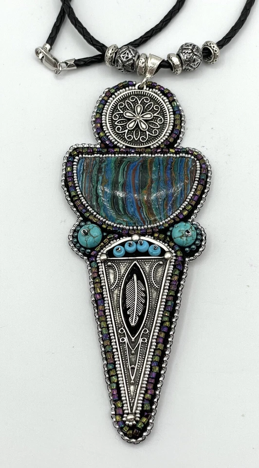 Collar Bordado con Cuentas Único Arco Iris Calcilica Turquesa Cuero Cordón Foto 2 de 4