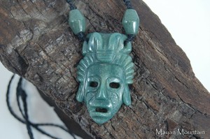 GUATEMALAN-JEMMA-JADEITE-MAYAN-MASK-FACE-CARVING-PENDANT-NECKLACE-w-BEADS