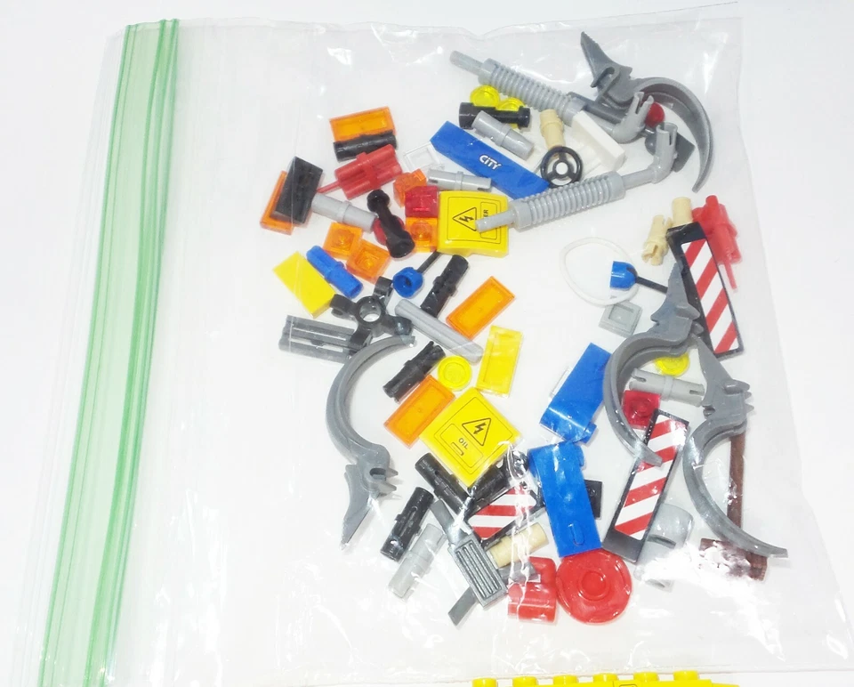 Lego City Construction 60075 - Excavator and Truck - COMPLETE w/ 3 Manuals - Image 3 of 4