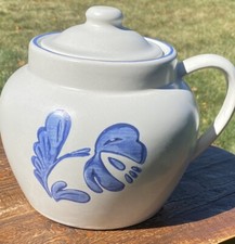 Vintage PFALTZGRAFF YORKTOWNE Bean Pot Crock with Lid  Handle Castle Mark  70