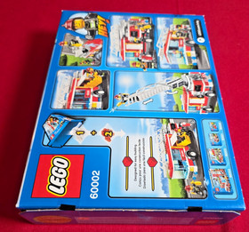 ▰▰RETIRED 2013 ▰▰LEGO City Fire Truck ▰▰ 60002 NEW Factory Sealed Collectible