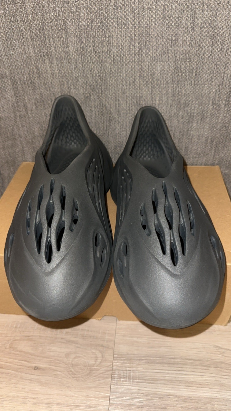 Adidas Yeezy Onyx Foam Runner Size 11 Kanye West YZY  thumbnail 2