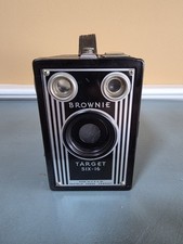 Brownie Target Six-16 Art Deco Box Camera - Eastman Kodak USA - 1940s - VINTAGE