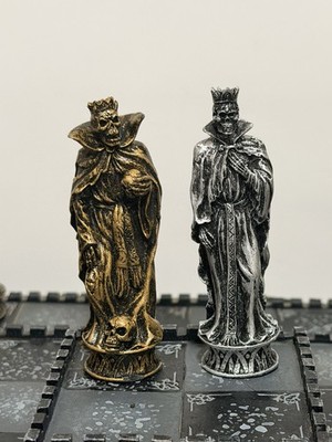 RARE Mystical Creations Chess Set Skeleton King & Queen Gold Vs Silver VERY COOL