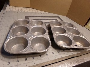 Vintage Aluminum  Muffin / Cupcake Baking Pan,  6-Hole Tray. Set Of 2.
