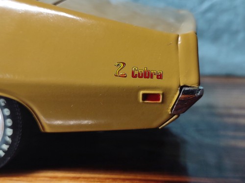 VTG 1971 ERTL Ford Torino Cobra 1:18 Diecast Sports Car Gold Black Hood - Picture 13 of 21