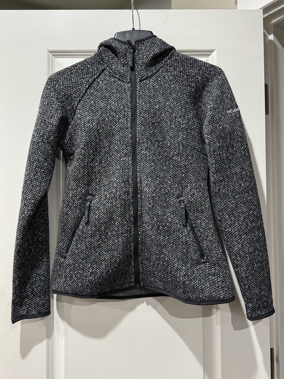 Columbia WOMENS SIZE MEDIUM Chillin Fleece Sweater Jacket Full Zip Hooded Gray