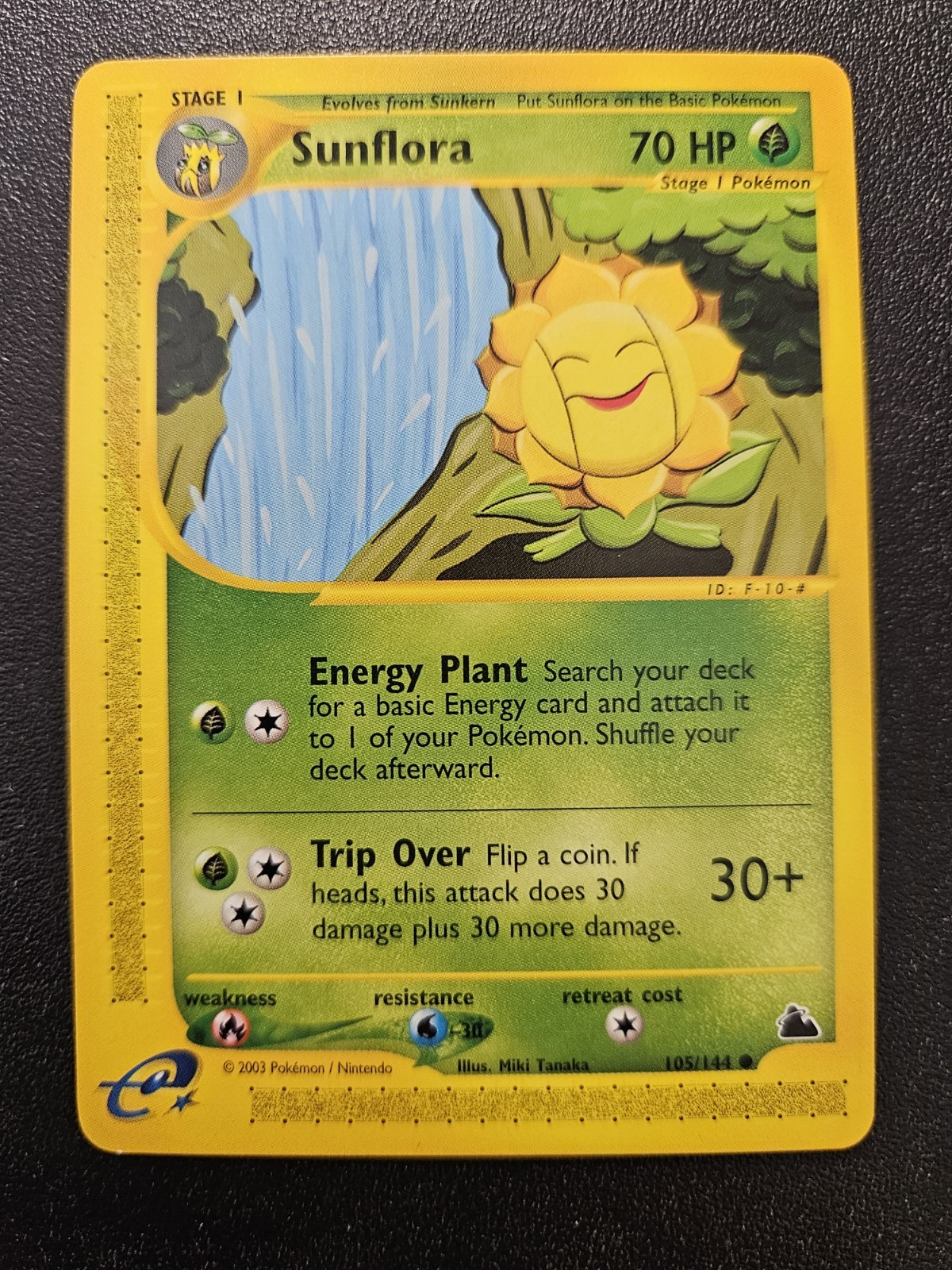 Pokemon Skyridge Sunflora 105/144 NEAR MINT