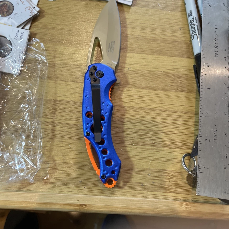 Cuchillo plegable M-Tech MT-A2003B Spring Assist - hoja azul/naranja de 8 pulgadas 4 pulgadas Foto 2 de 4