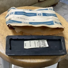 NOS GM Brake Pedal Pad 3888682 / 3888683 Trim Plate with Auto Transmissions 