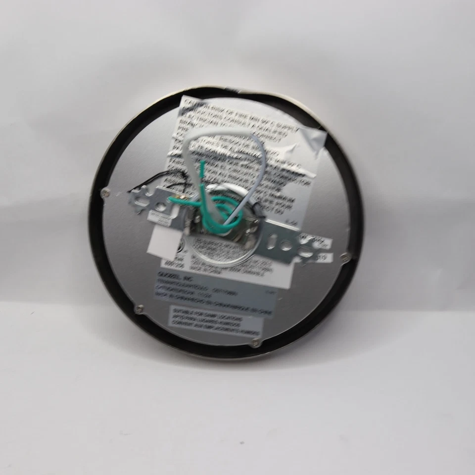 Faldas exteriores de montaje empotrado LED de 1 luz Quoizel 7" - ligeramente abolladas en un borde Foto 3 de 4