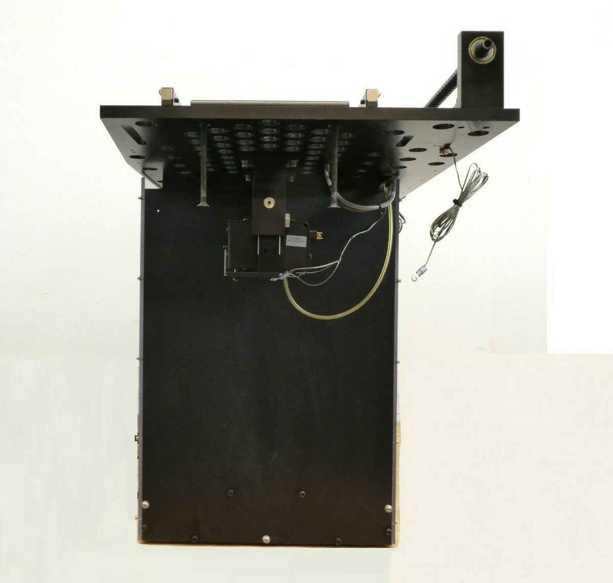 Varian 105225001 Wafer Handler Assembly LT Hand 350DE 300XP Varian 105225001 Wafer Handler Assembly LT Hand 350DE 300XP