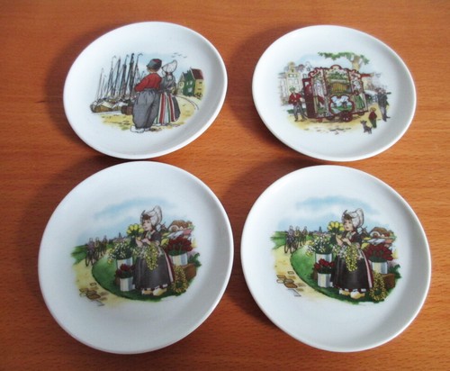 Royal Schwabap Set 4 Coasters Traditional Dutch Scenes 3 1/2" Enter Holland
