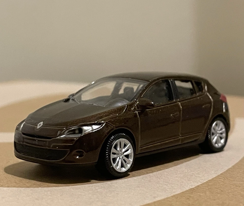 Miniature Norev Renault Megane III 3 inches 1/64 1:64 5 portes état correct - Photo 2/4