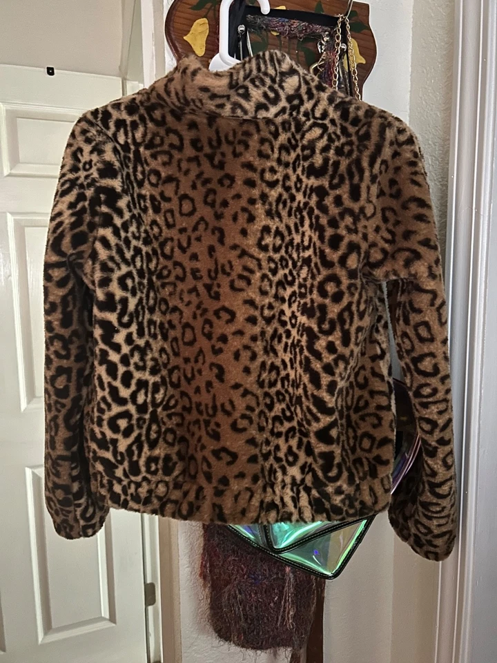 Jaqueta de pele sintética infantil de leopardo - Imagem 2 de 4