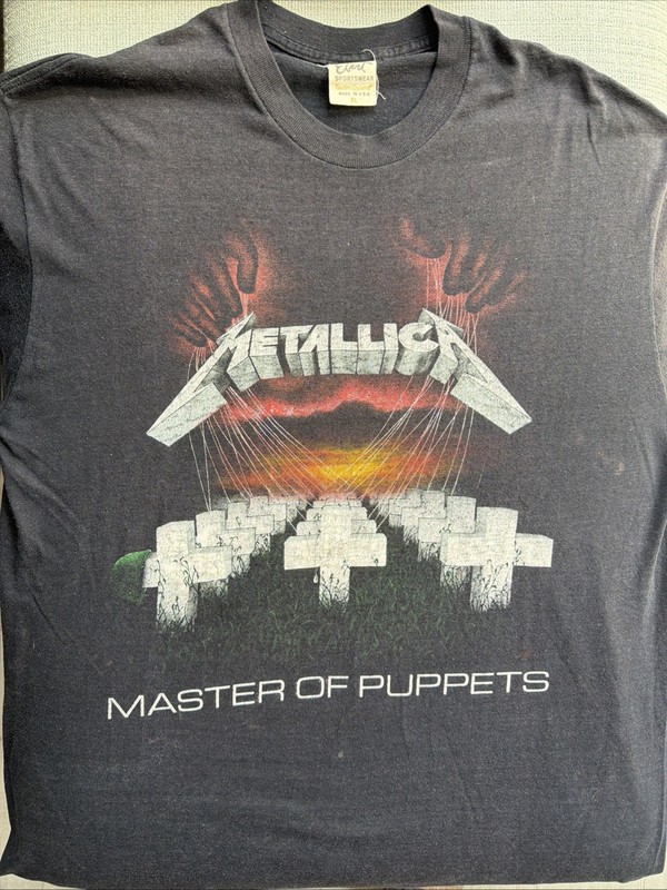 Vintage 1980s Metallica Master Of Puppets t-shirt size XL