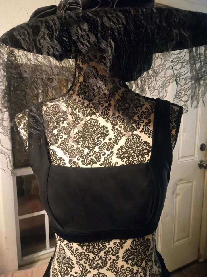 Halloween Costume Sexy Witch SZ. S/M Red hat W blk Rose Spider Web & Feather - Image 4 of 4