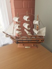 Wooden model of the Bounty W30cm H26cm in good codition.