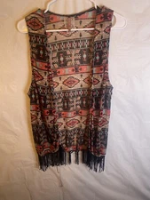 Mauve Sleeveless Aztec ￼open Front Vest W/fringe Size Medium