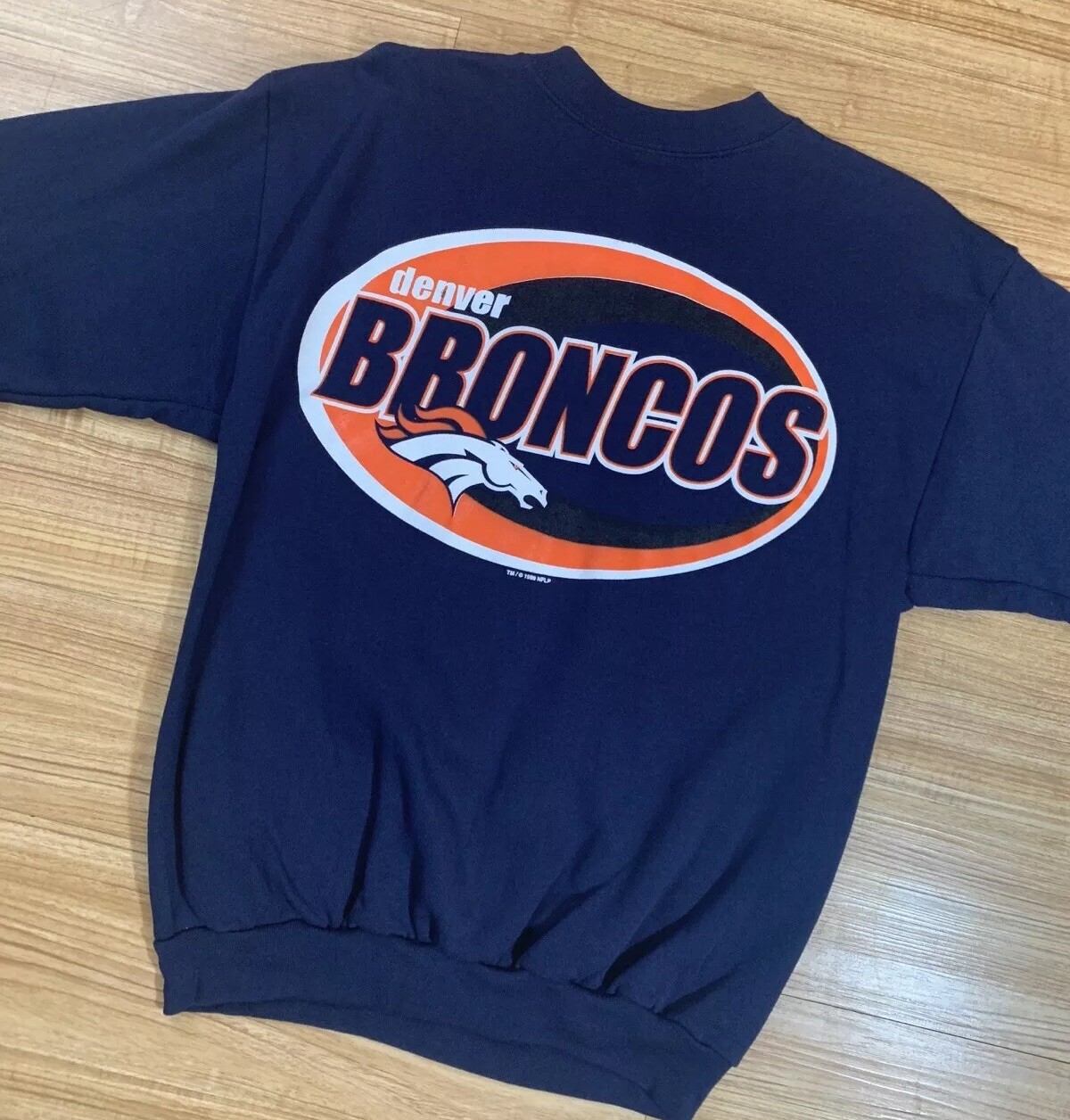 Vintage Denver Broncos NFL Crewneck Sweatshirt Size Medium NEW 90s VTG NWT  NOS