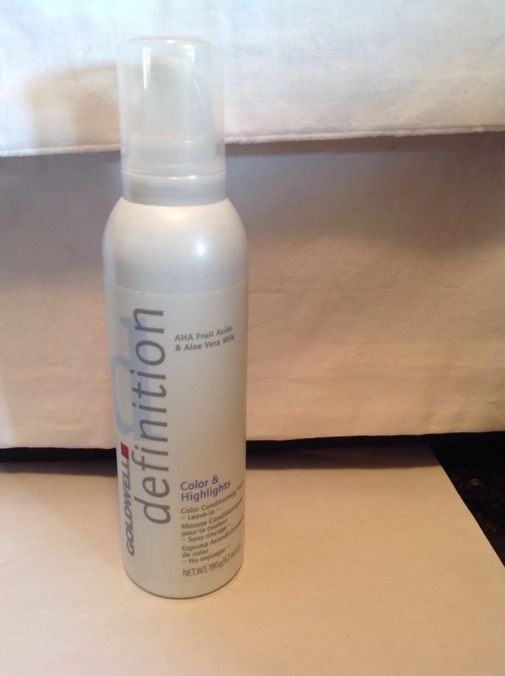 Espuma acondicionadora de color Goldwell Definition Color & Highlights 6,7 oz Foto 3 de 4