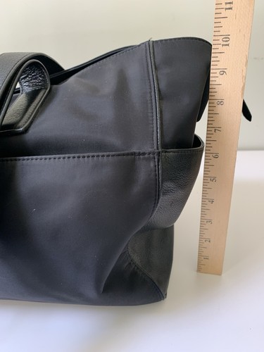 Danier Travel Overnight Bag Day Tripper Satchel Carry On Leather Nylon Black - Picture 17 of 21
