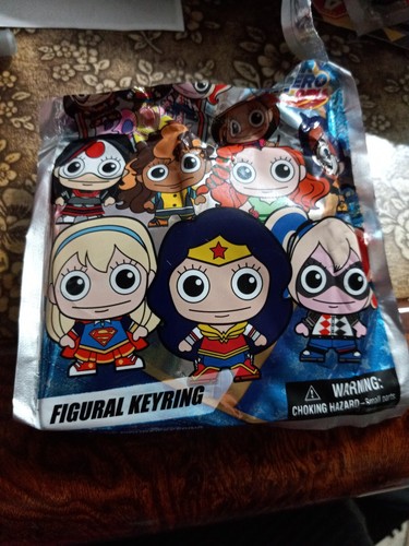Monogram 3-D Keychain DC Superhero Girls Katana - Picture 4 of 4