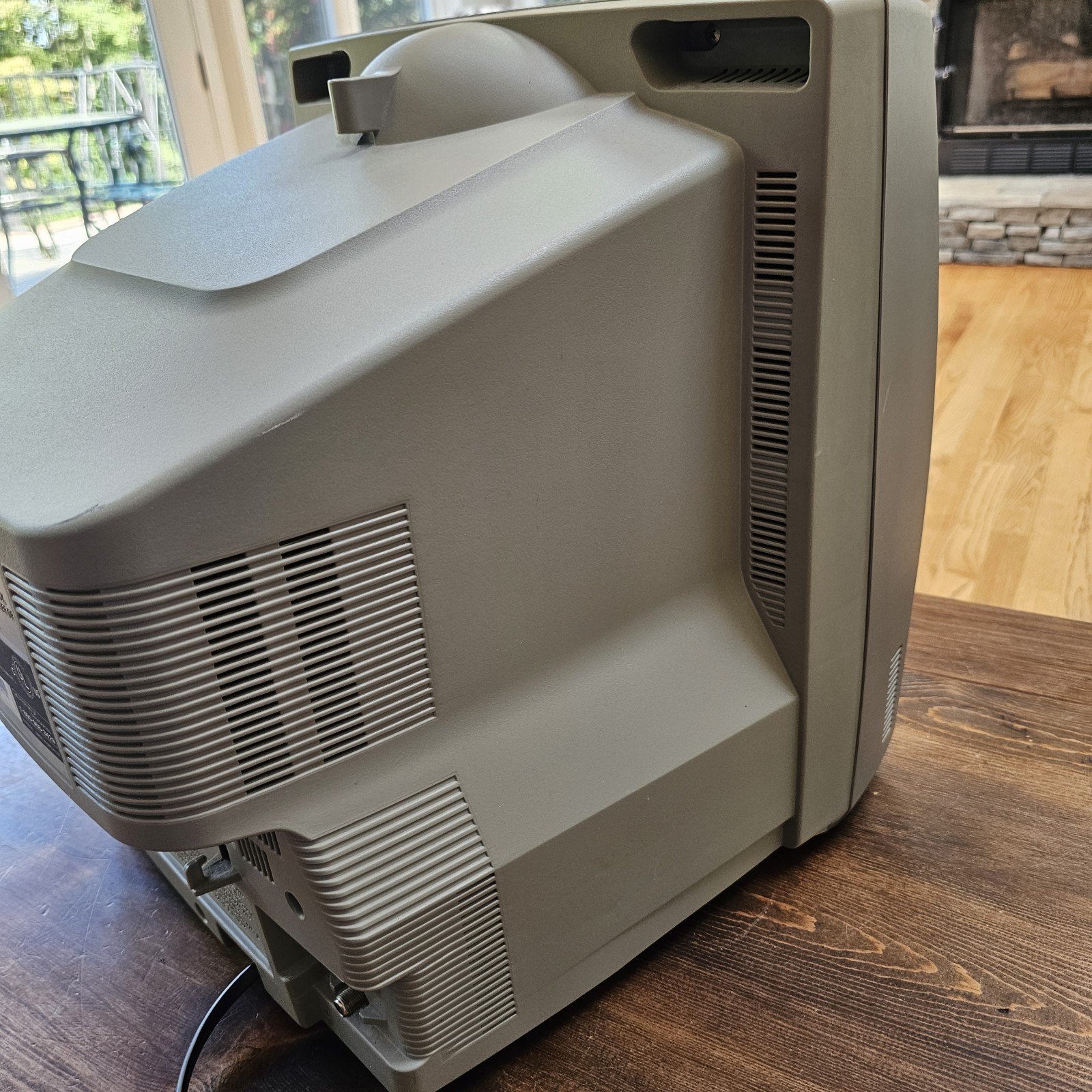 Sylvania 13” CRT Color TV  Retro Gaming TV & Radio Works VCR Does Not W/ Remote