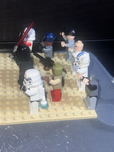 LEGO Star Wars Minifigures Lot Of 9 + Parts And Accessories - Picture 5 of 6