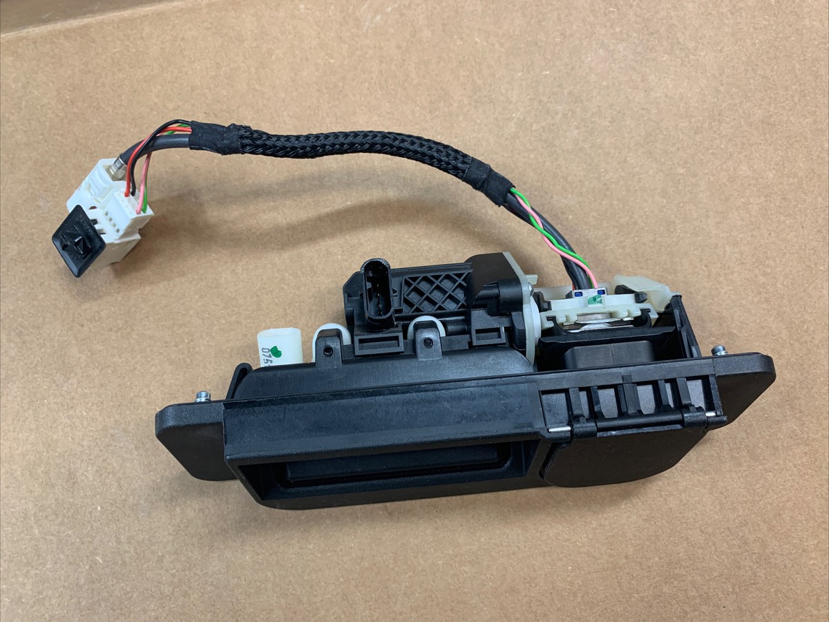 2227500893 1669051003 MERCEDES BACK UP CAMERA AND GRAB HANDLE | eBay 