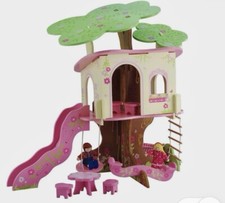 ELC - Early Learning Centre Rosebud Wooden Treehouse with furniture andpeople