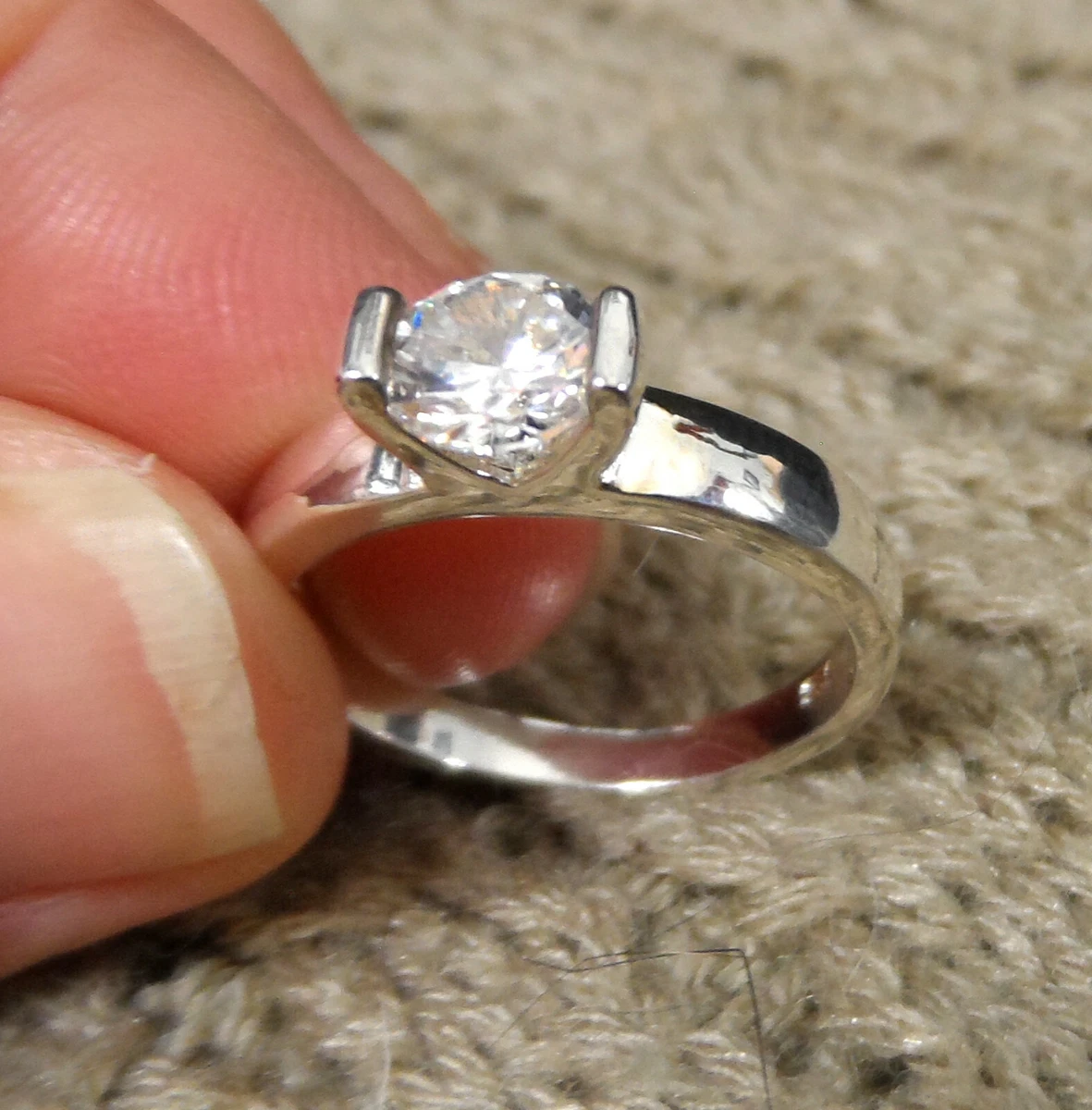 New AUSTRIAN CRYSTAL Engagement Ring sz 7 925 Silver Round Stone