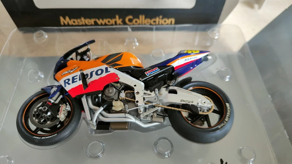 Tamiya Masterwork Collection 1/12 Honda Rc211v Rossi 2002 Item 21001 - Immagine 3 di 4